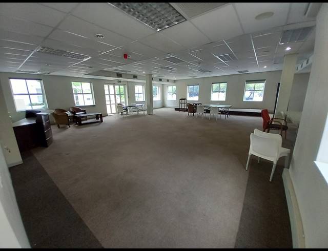 165M² OFFICE TO LET IN BRYANSTON